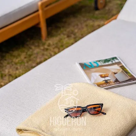 Higueronrentals The Secret Garden Appartement