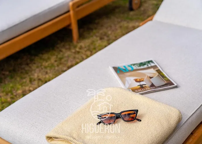 Higueronrentals The Secret Garden Apartment