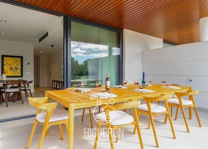 Higueronrentals The Secret Garden